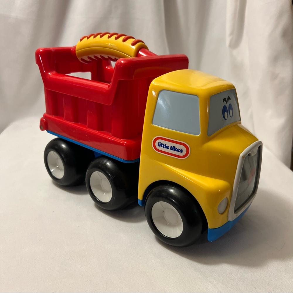 Little Tikes Handle Haulers Donnie Dump Truck Good Condition Rolls Smooth